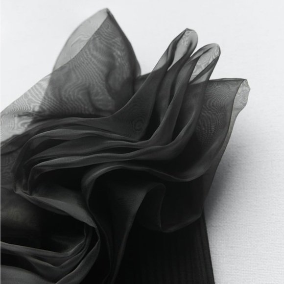 CROPTOP - Picture 8 of 11